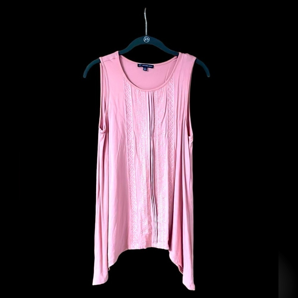 Adrianna Papell size medium blush colored shark bite sleeveless blouse 2/$30
